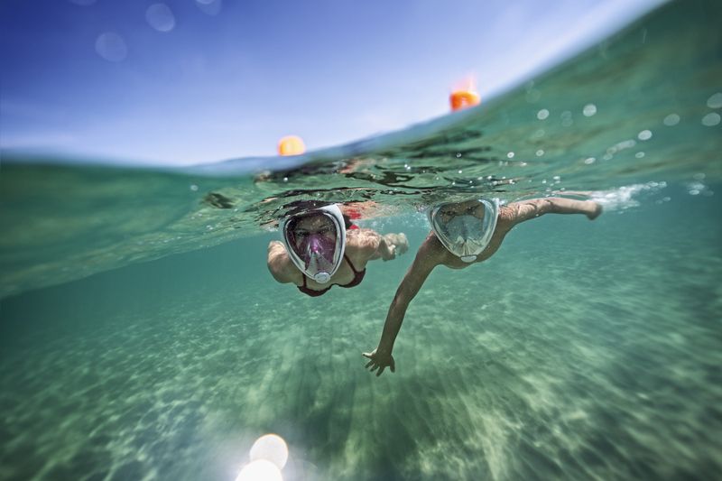 Snorkeling vs scuba diving- full face mask